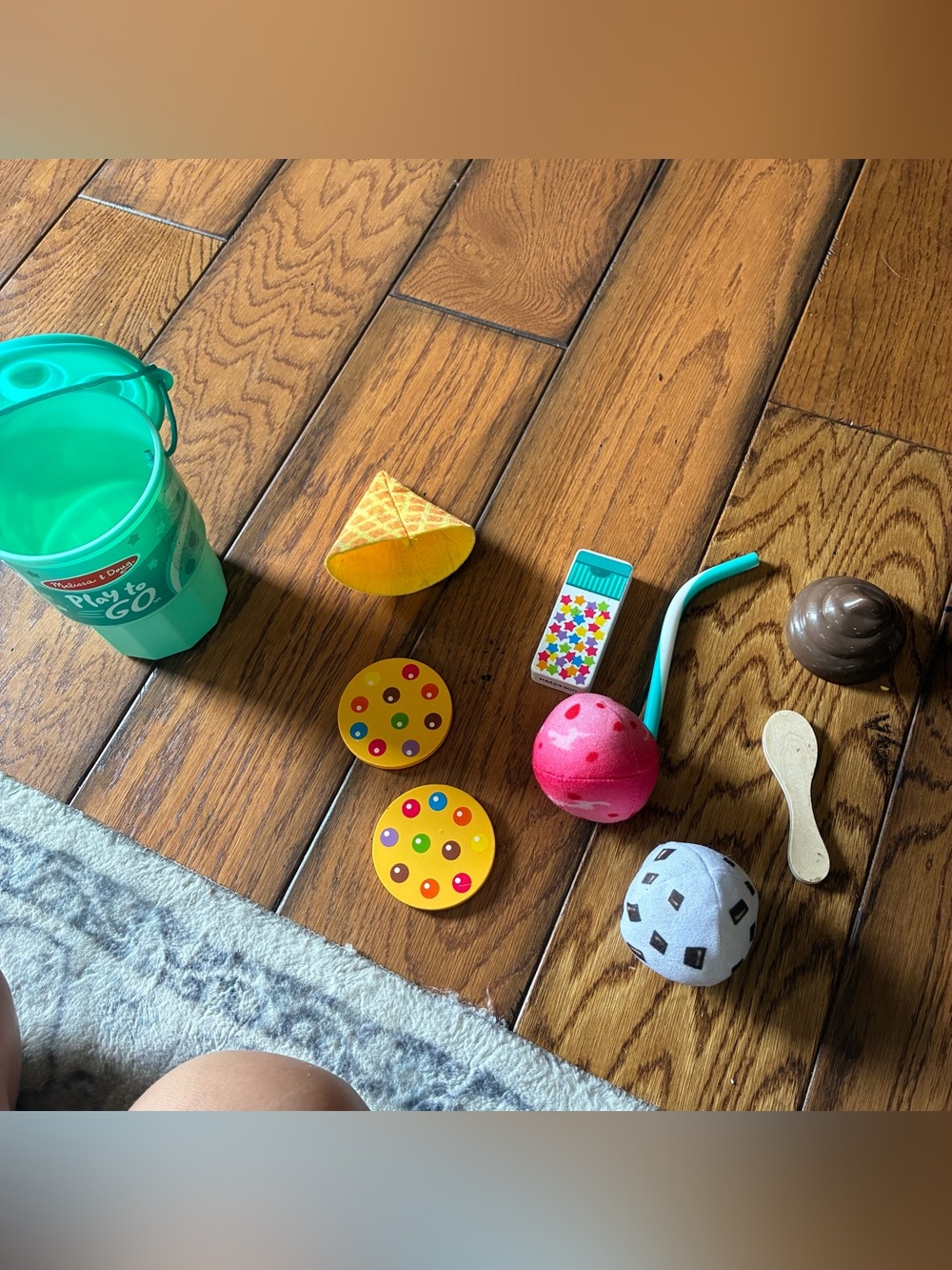 Melissa and Doug play to go ice cream bucket playset